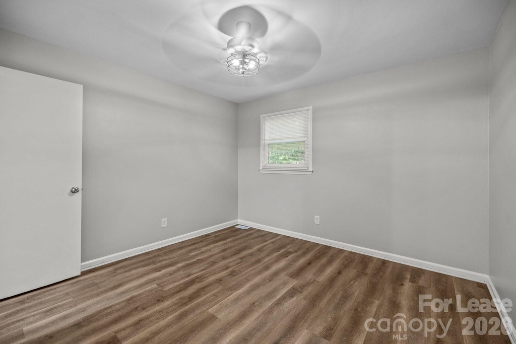 4800 Maplecrest Drive - Photo 21