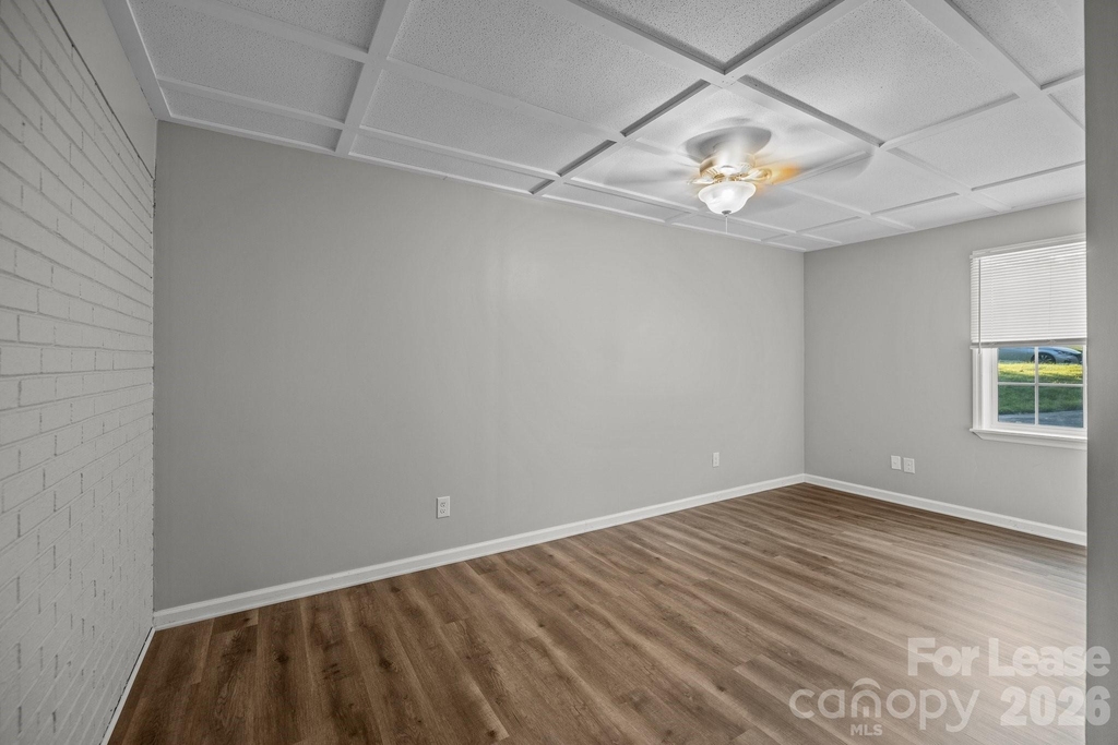 4800 Maplecrest Drive - Photo 12