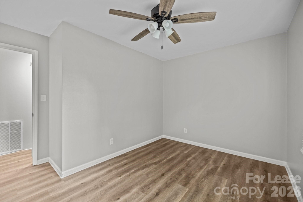 4800 Maplecrest Drive - Photo 17