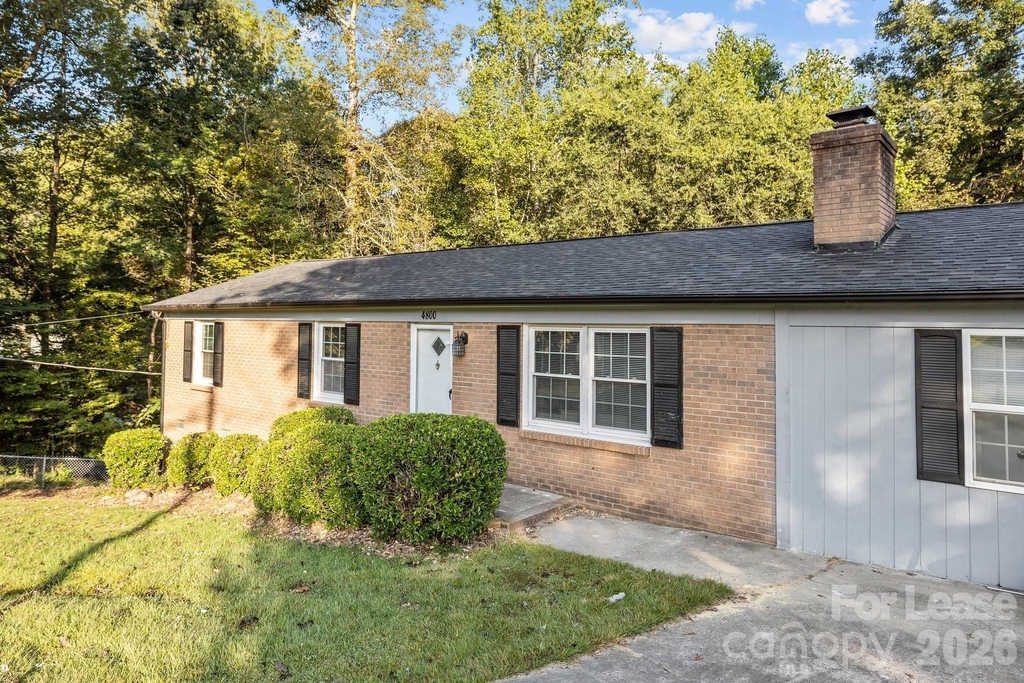 4800 Maplecrest Drive - Photo 0