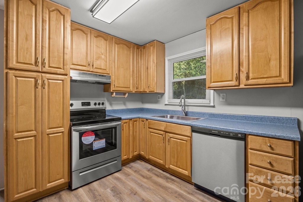 4800 Maplecrest Drive - Photo 8