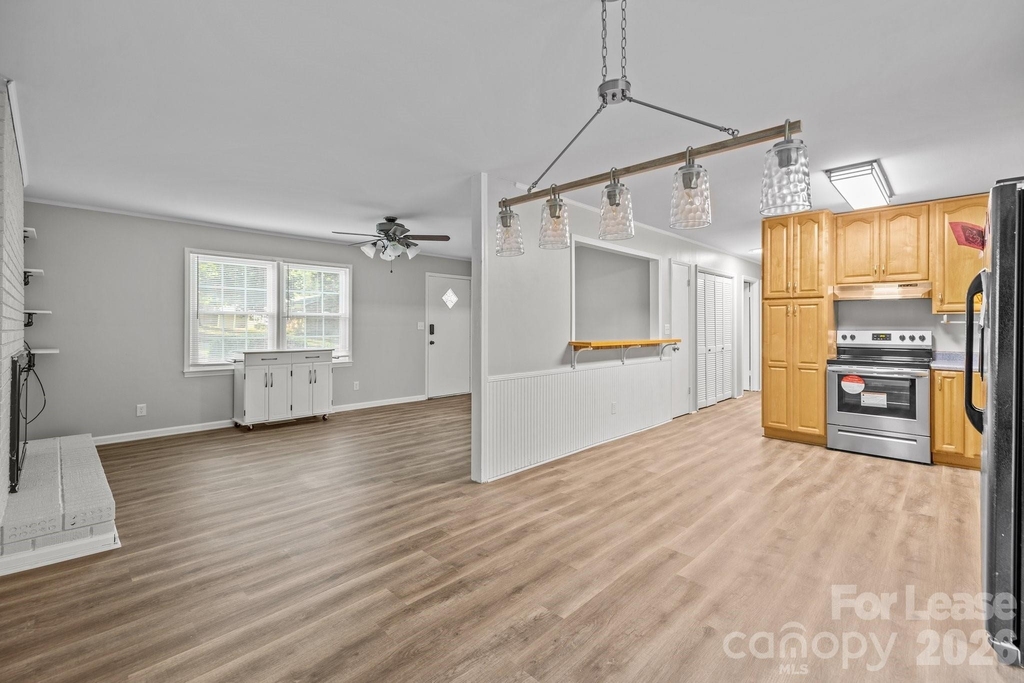 4800 Maplecrest Drive - Photo 6