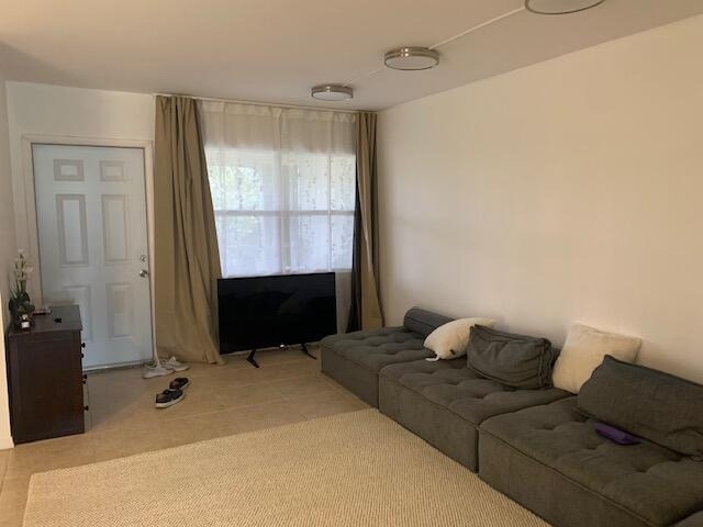 270 Layne Boulevard - Photo 4