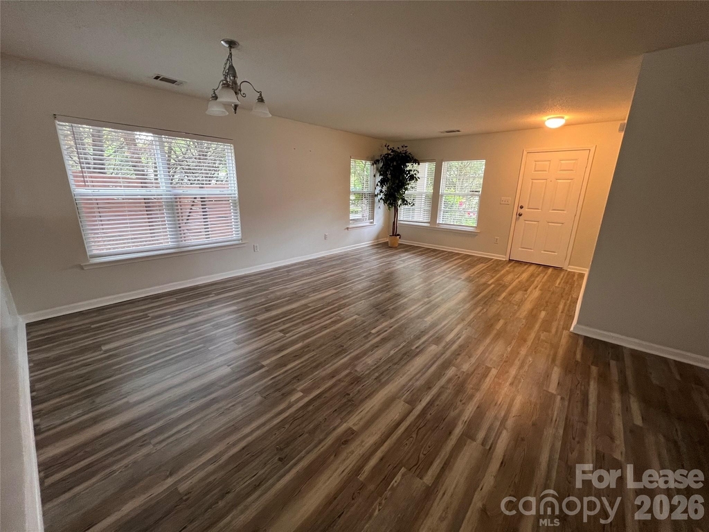 2304 Harwood Hills Lane - Photo 4
