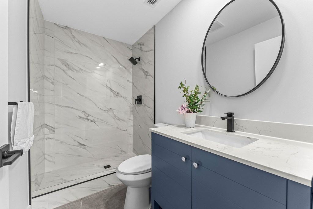711 Laconia Circle - Photo 5