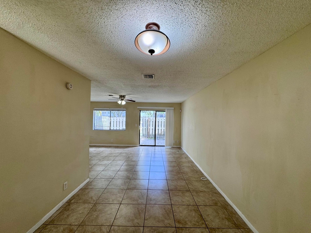 704 Riverside Drive - Photo 27
