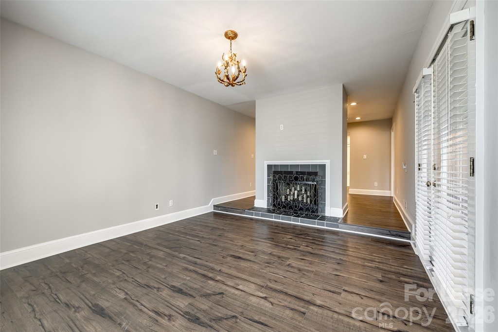 2220 Roswell Avenue - Photo 12