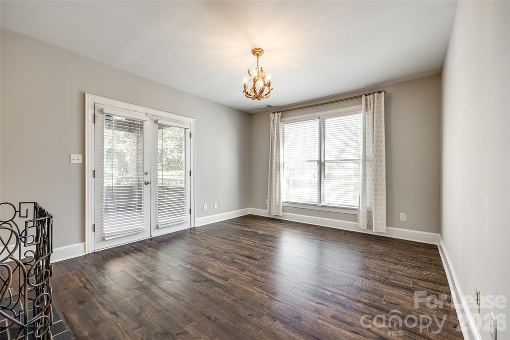 2220 Roswell Avenue - Photo 10