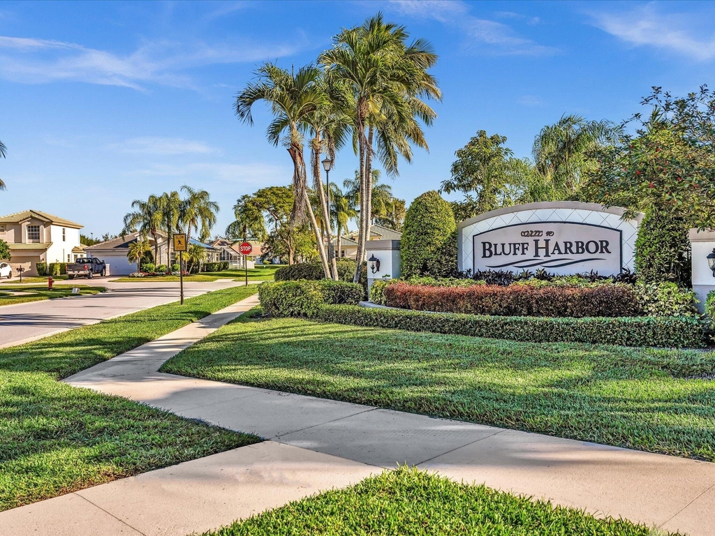 4194 Bluff Harbor Way - Photo 2