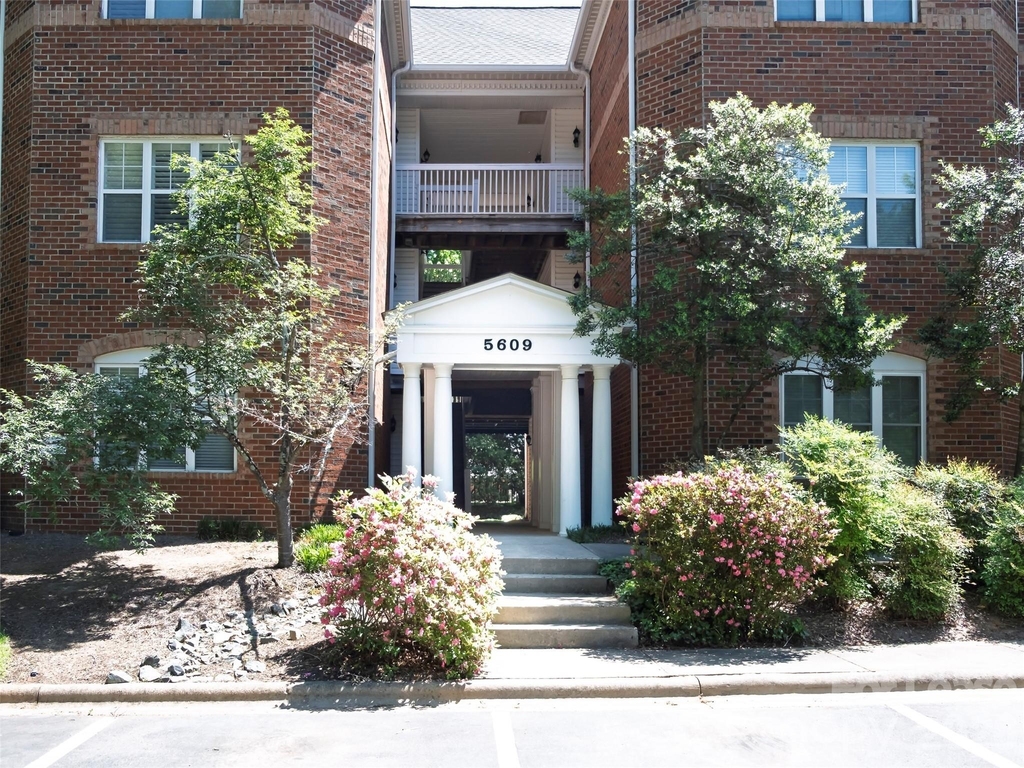 5609 Fairview Road - Photo 31