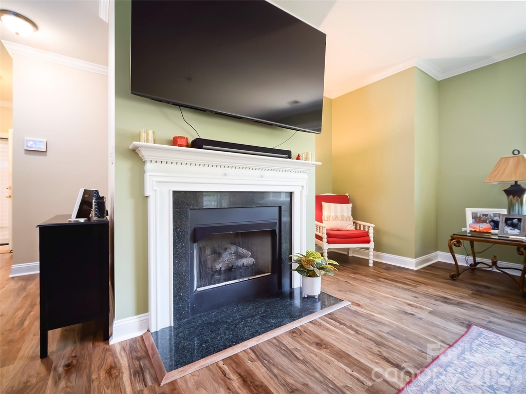 5609 Fairview Road - Photo 7