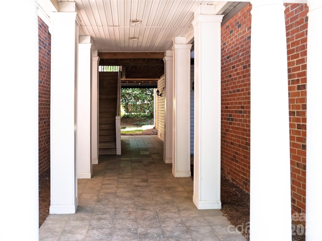 5609 Fairview Road - Photo 32