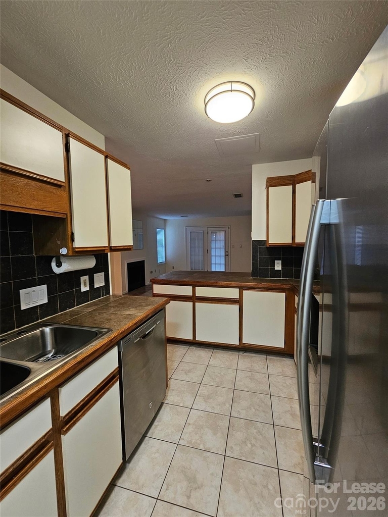 802 Selwyn Oaks Court - Photo 3