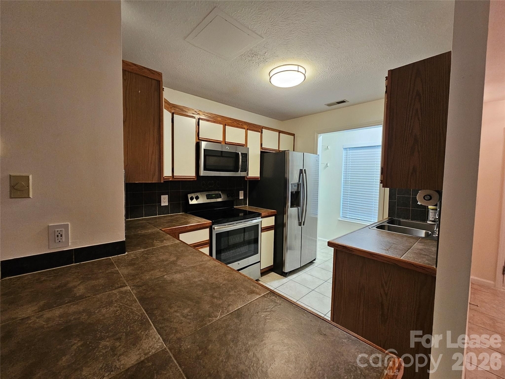 802 Selwyn Oaks Court - Photo 1