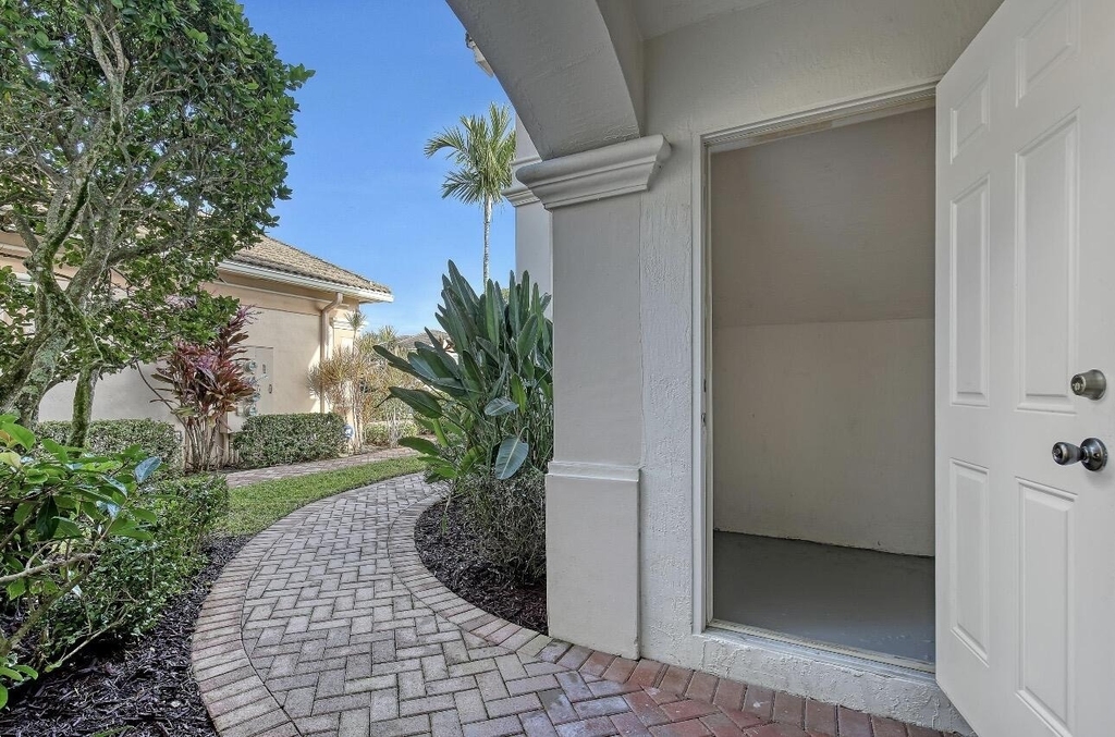2175 Wingate Bend - Photo 2