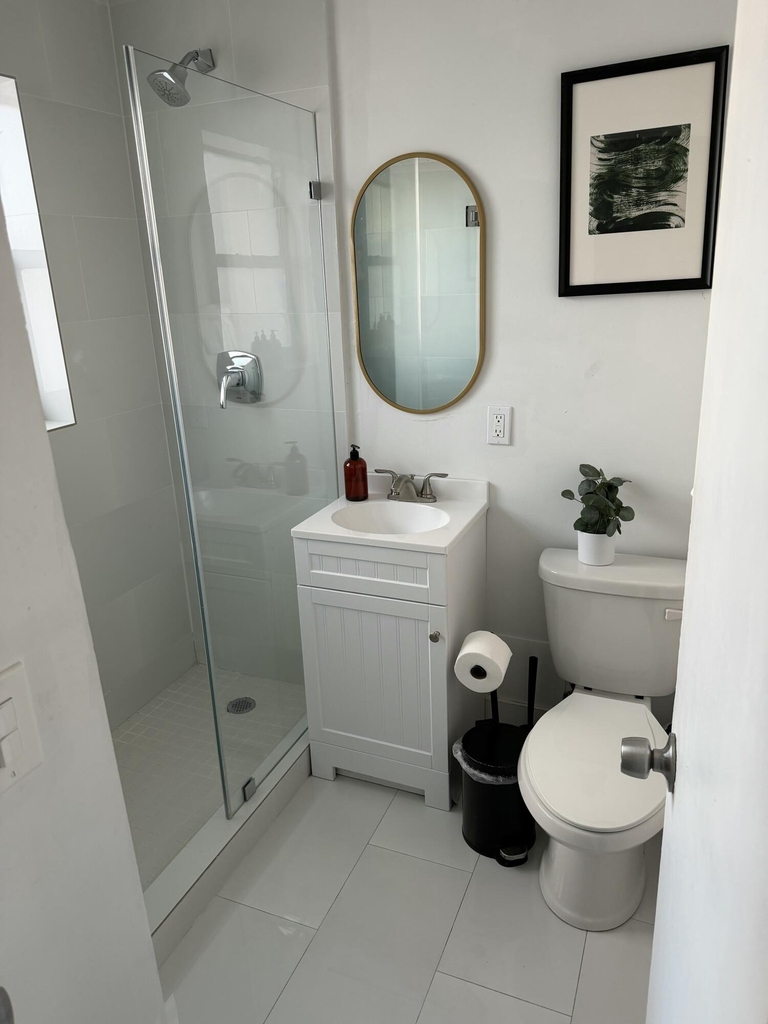 2100 Ne 33rd Avenue - Photo 1
