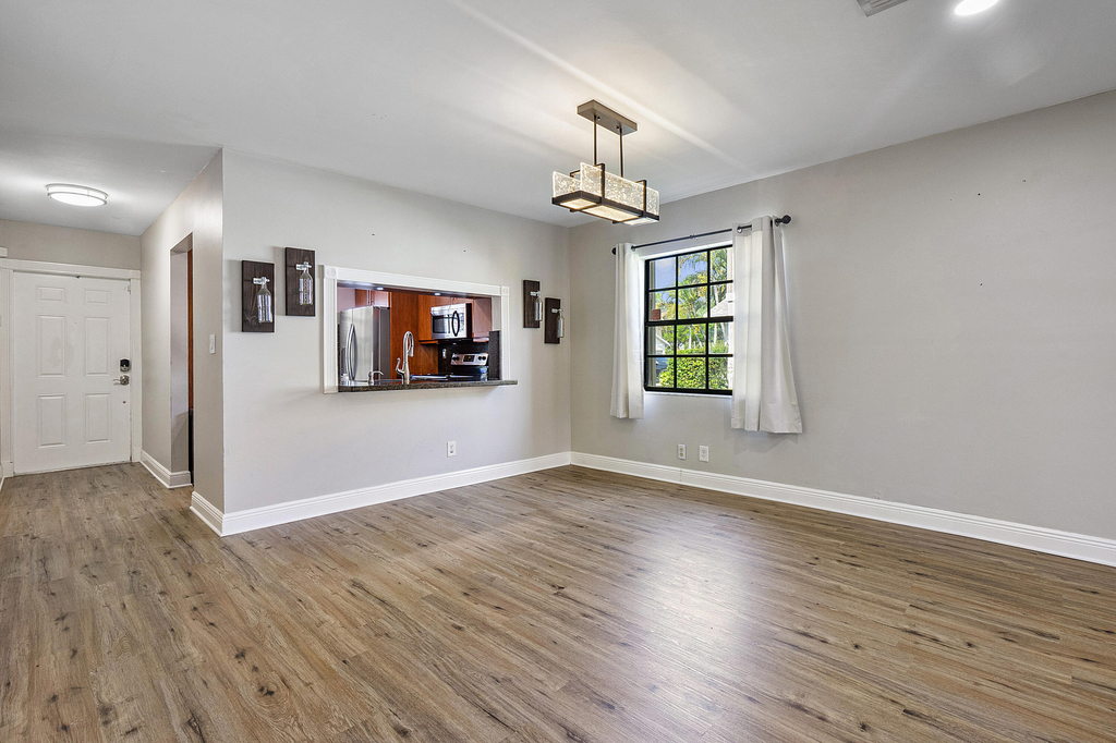 10723 Nw 10th Street - Photo 4