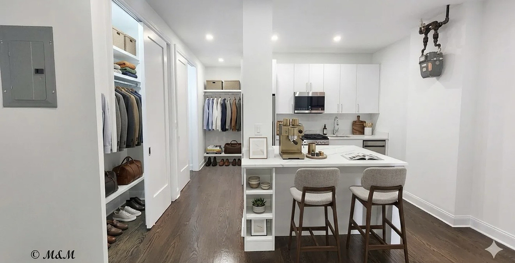 200 West 58th Street - Photo 1