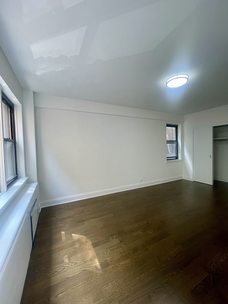 20 Beekman Place, 3F - Photo 9