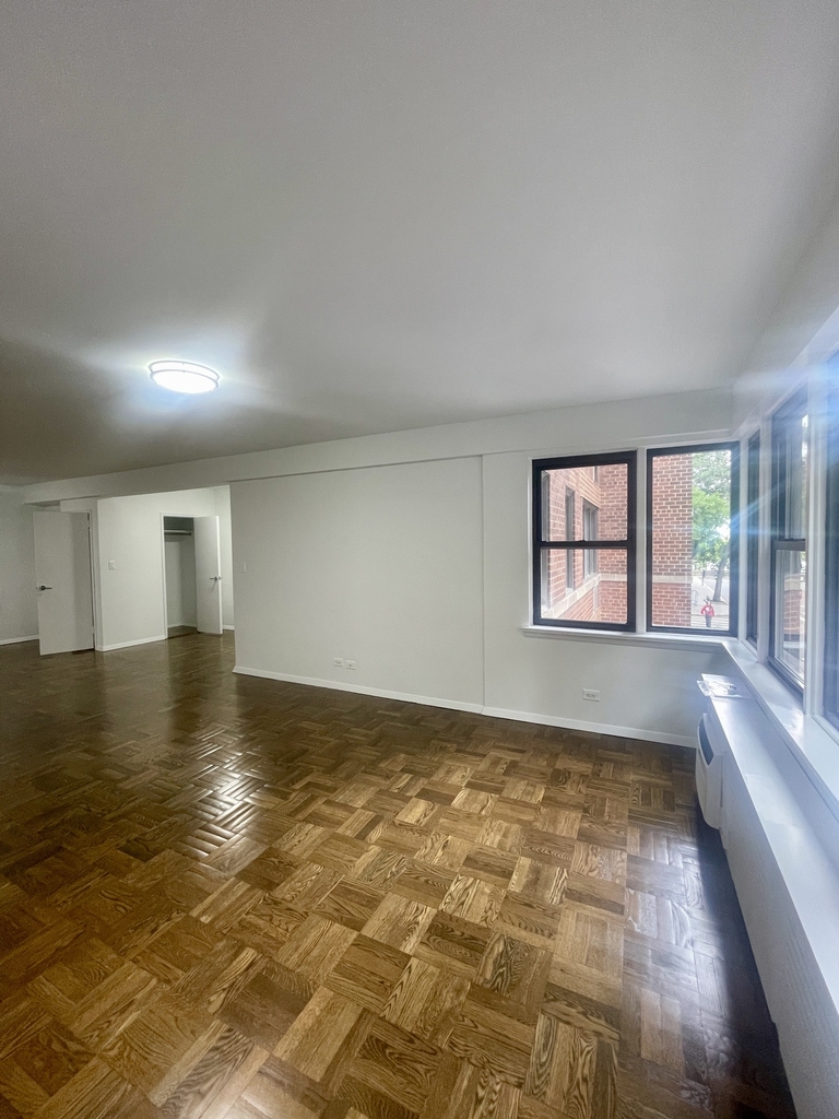 20 Beekman Place - Photo 6