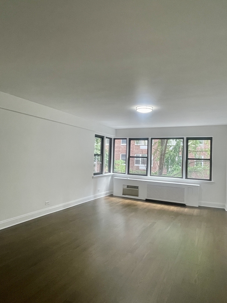 20 Beekman Place, 3F - Photo 1