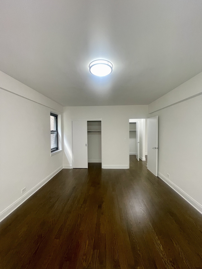 20 Beekman Place, 3F - Photo 10