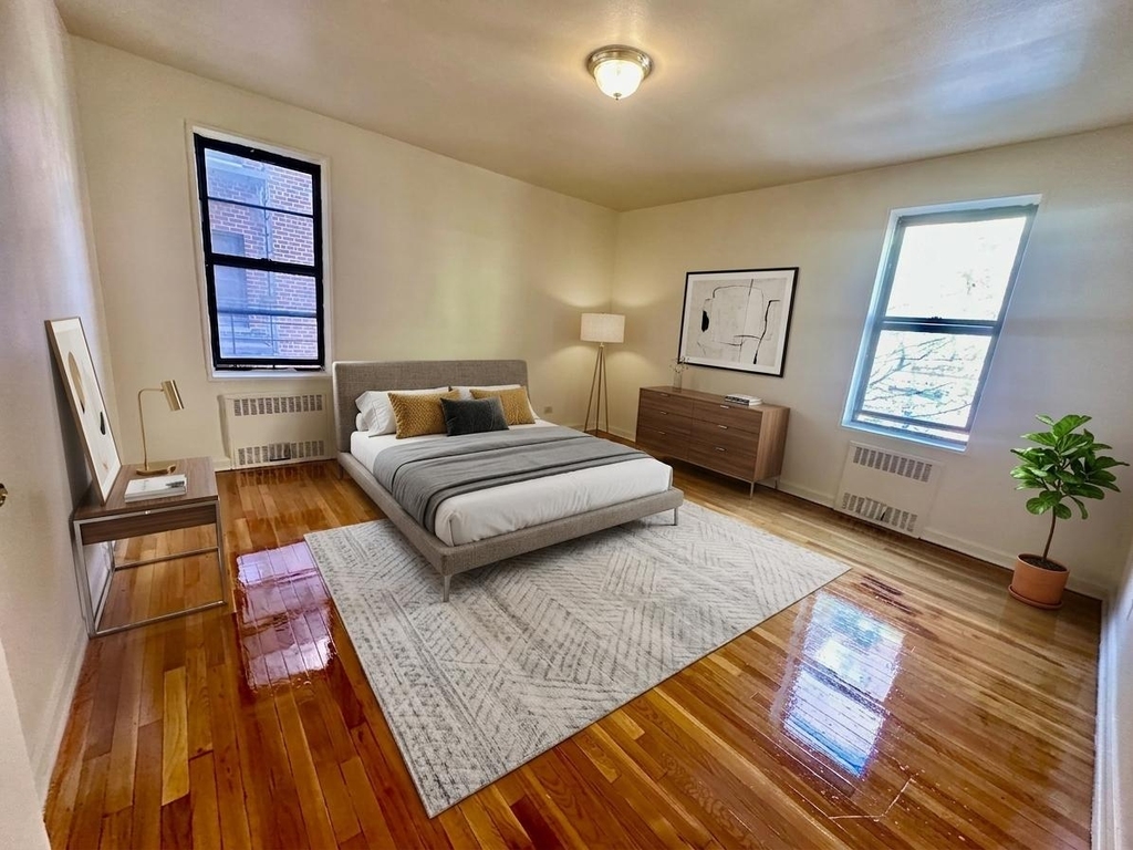 35th Avenue and 74th street  - Photo 2