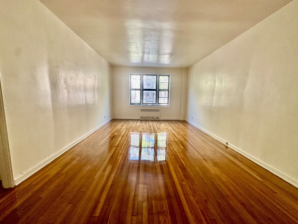 35th Avenue and 74th street  - Photo 1