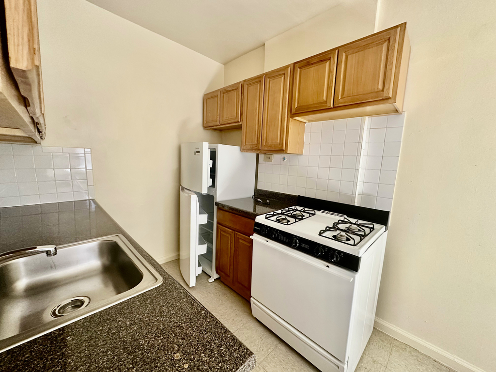 74th Street and 35th Avenue - Photo 6
