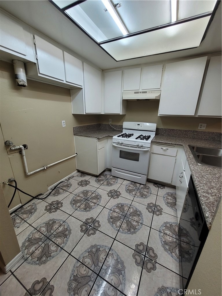 959 S Mountain - Photo 1