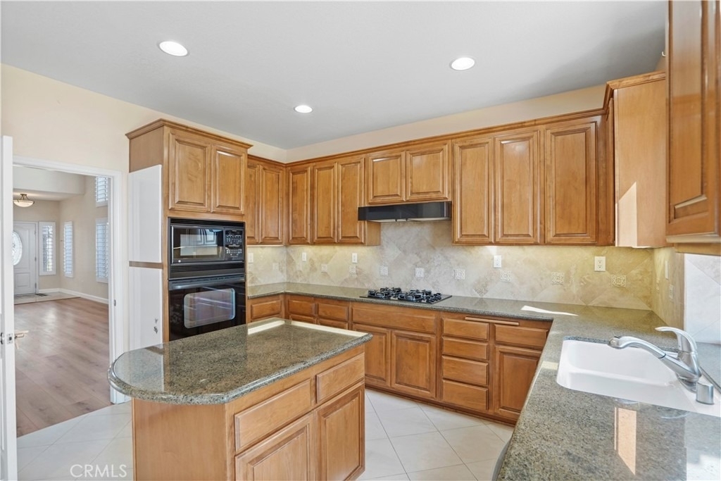 20600 Vercelli Way - Photo 9