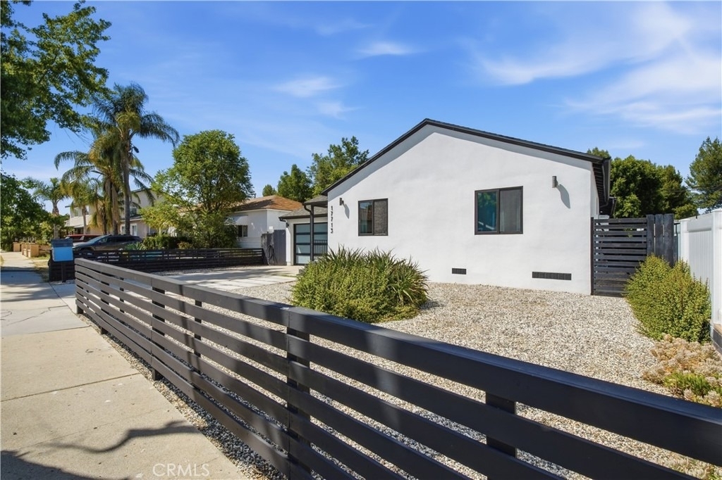 17713 Bullock St - Photo 2