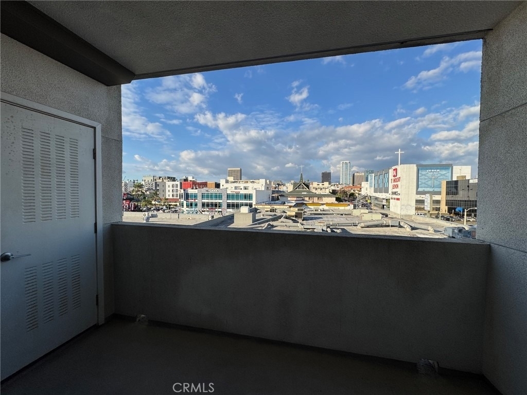 1025 S Berendo Street - Photo 12