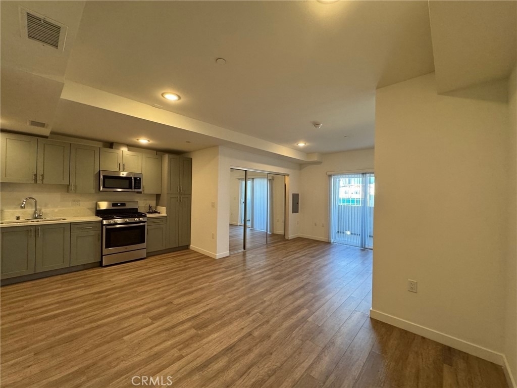 1025 S Berendo Street - Photo 11