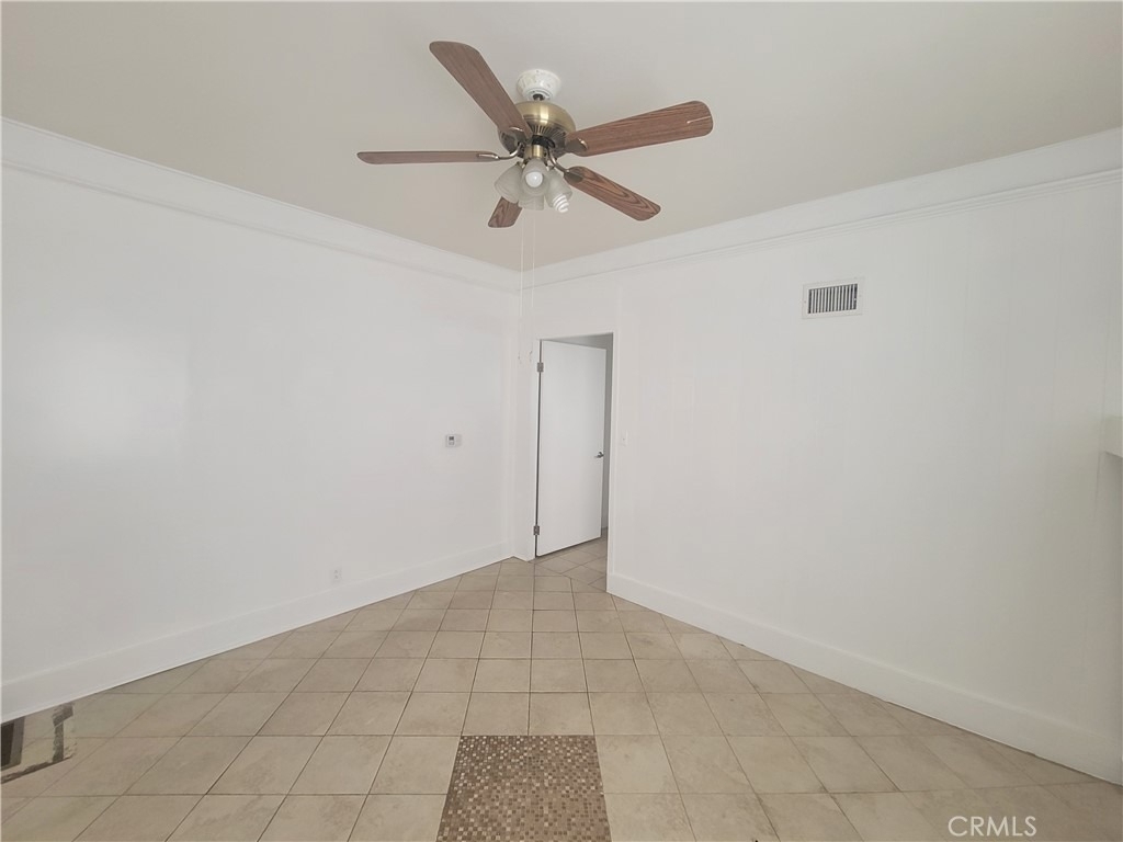 2047 Cambridge Street - Photo 2