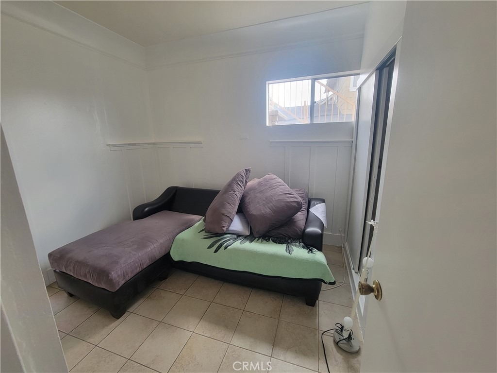 2047 Cambridge Street - Photo 4