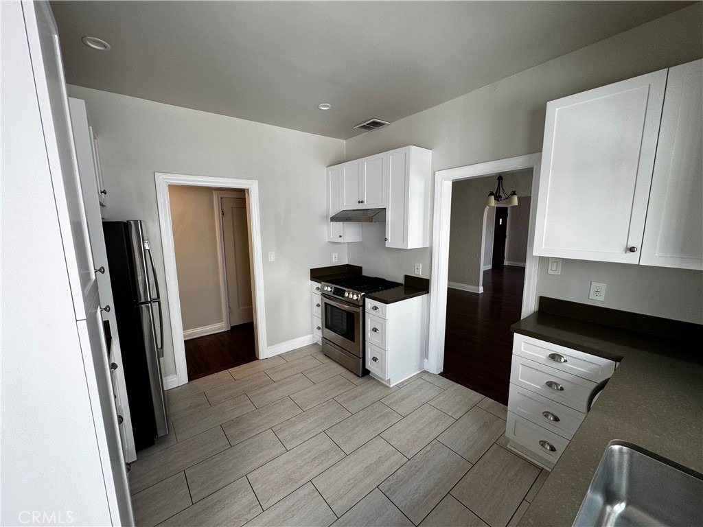336 N Stanley Avenue - Photo 12