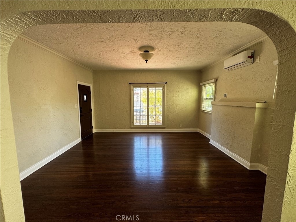 336 N Stanley Avenue - Photo 2