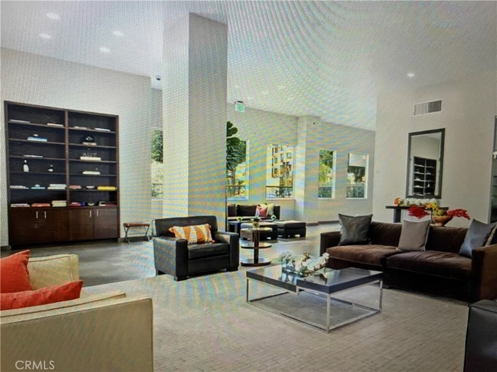 10501 Wilshire Boulevard - Photo 2