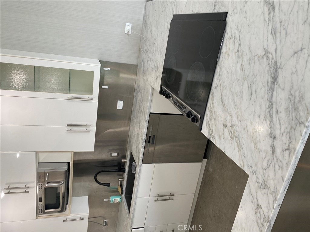 10501 Wilshire Boulevard - Photo 14
