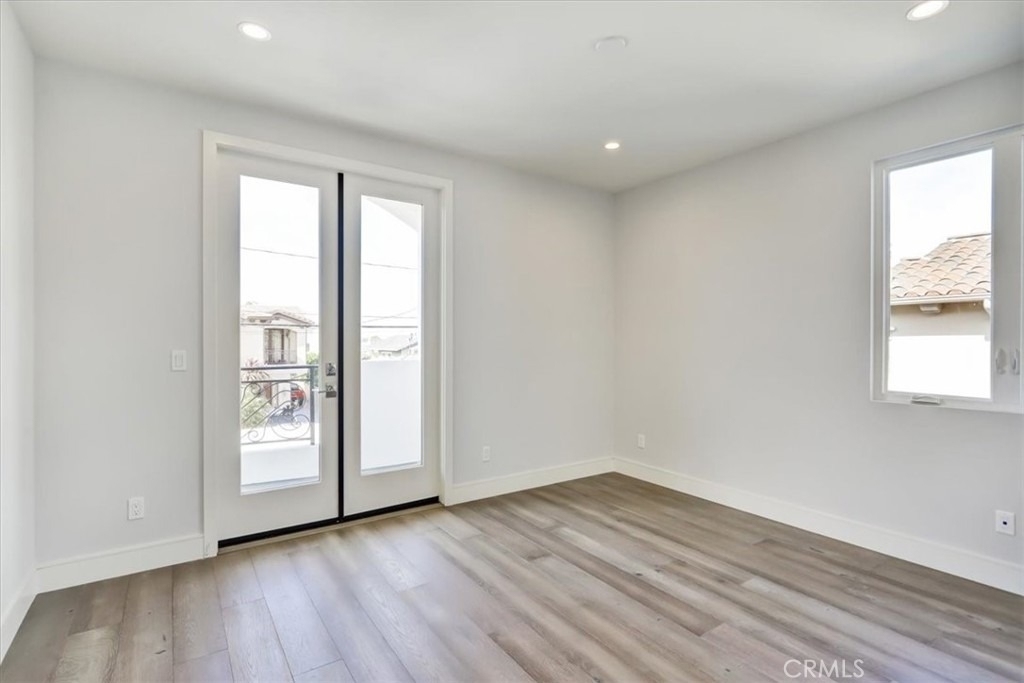 1908 Perry Avenue - Photo 8