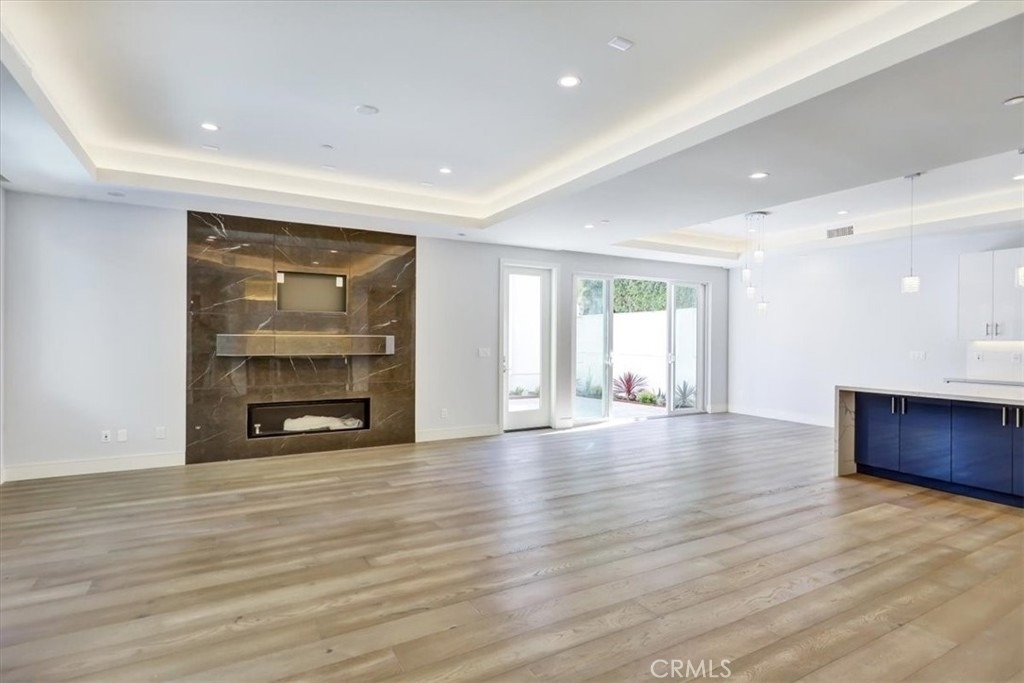 1908 Perry Avenue - Photo 1