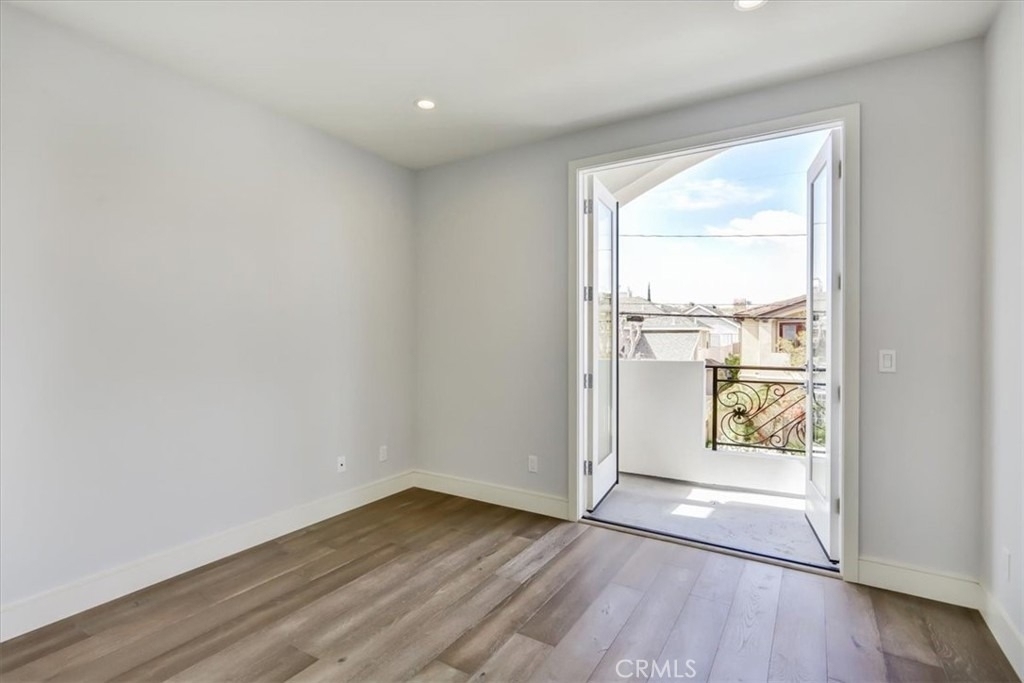 1908 Perry Avenue - Photo 6