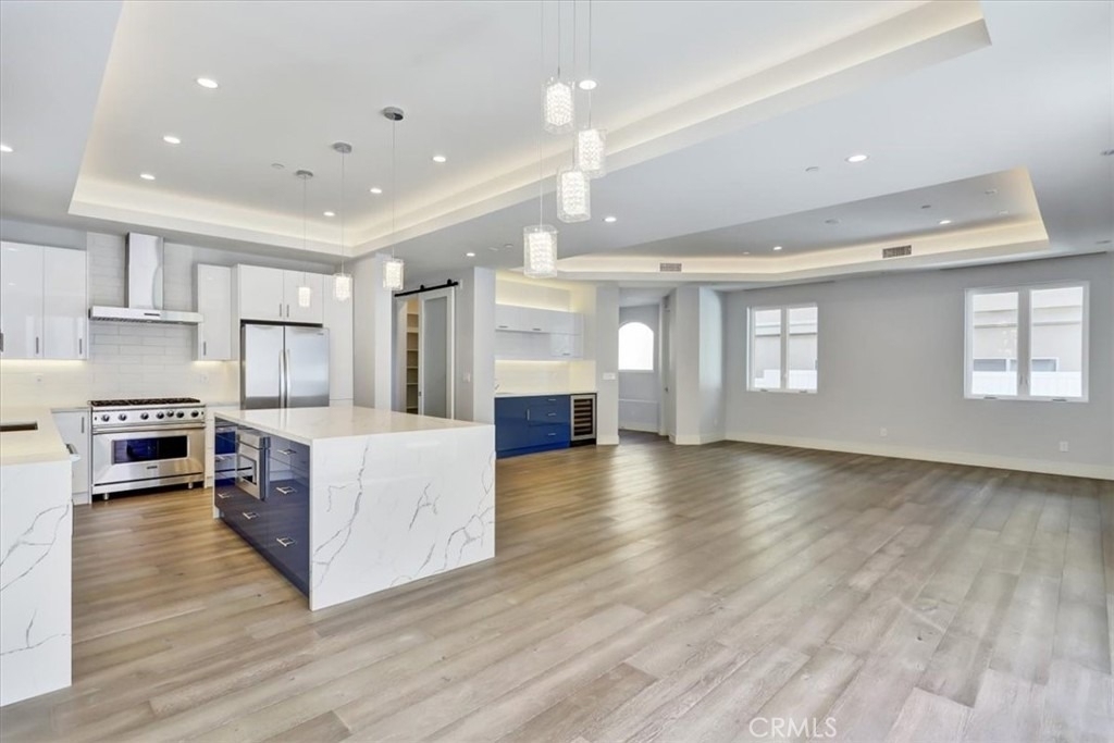 1908 Perry Avenue - Photo 3