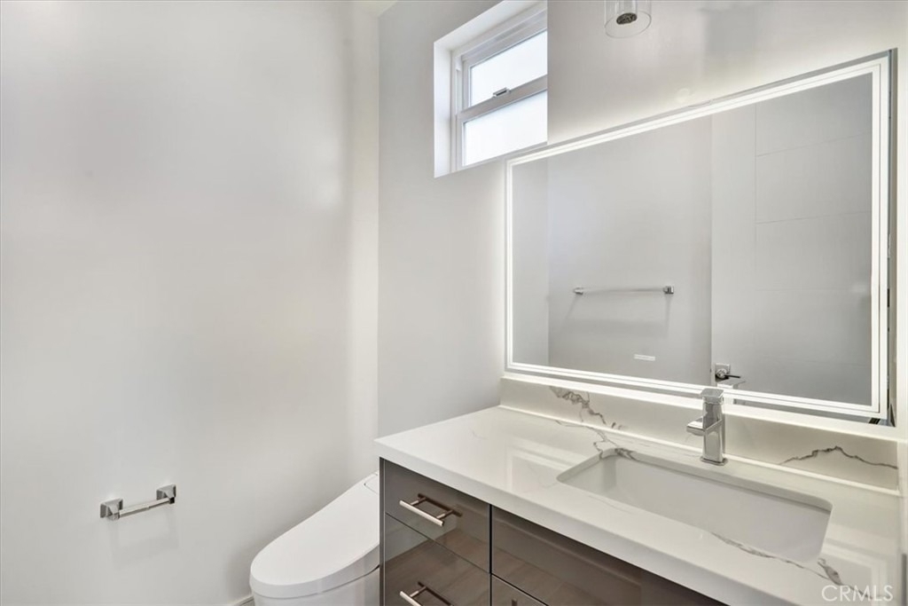 1908 Perry Avenue - Photo 5
