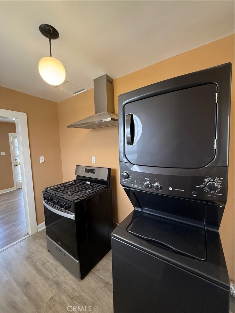 1036 W 15th - Photo 5