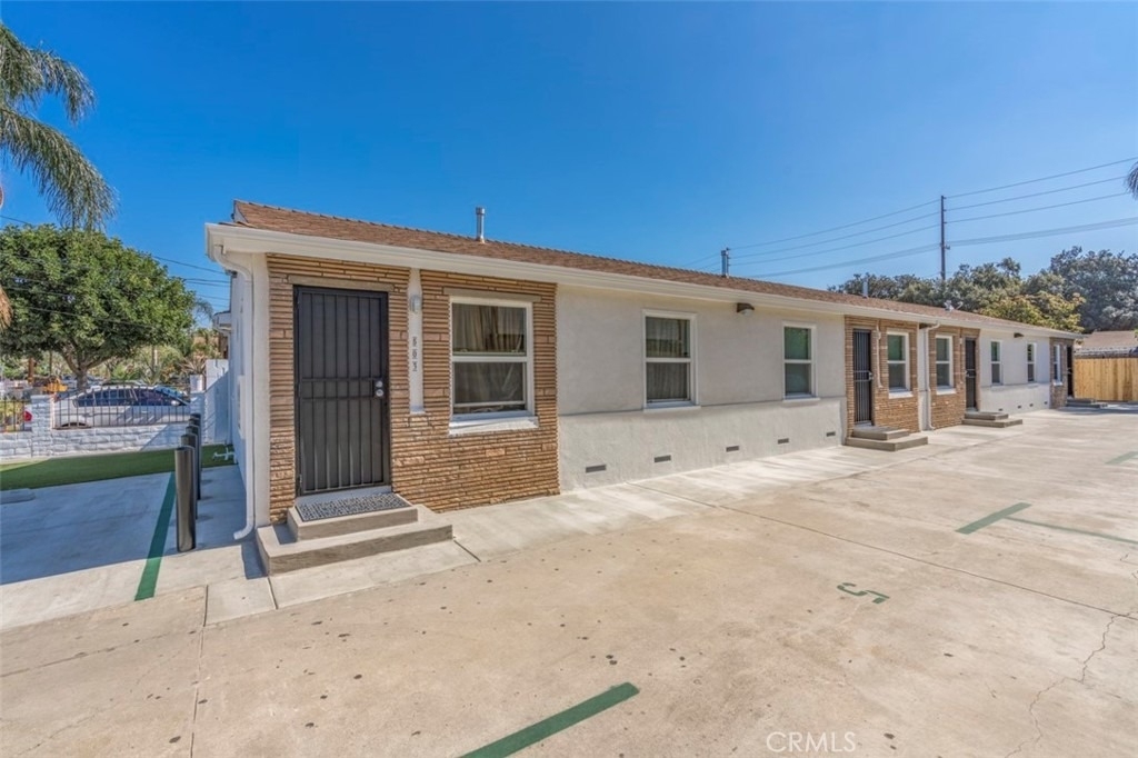501 N Eastwood - Photo 1