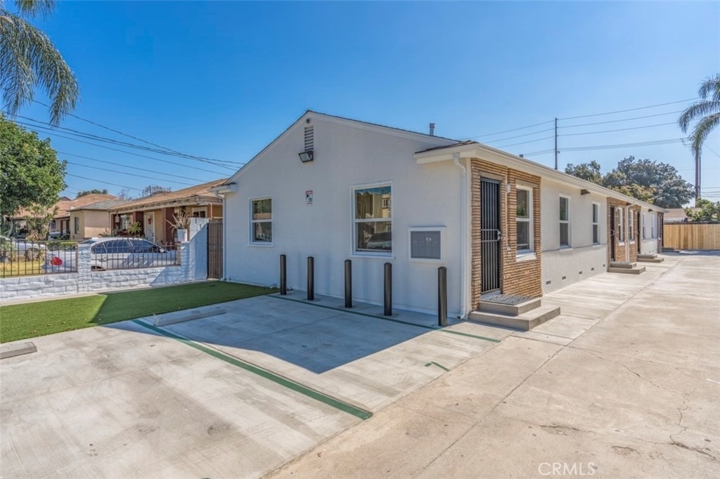 501 N Eastwood - Photo 0