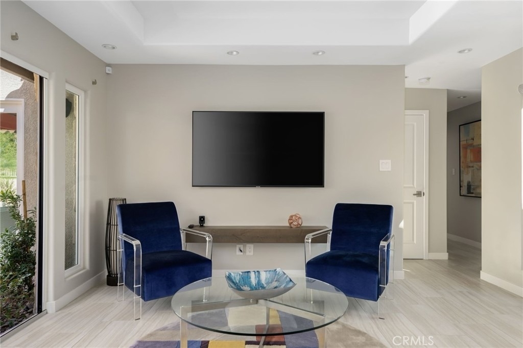 8780 Warwick - Photo 12