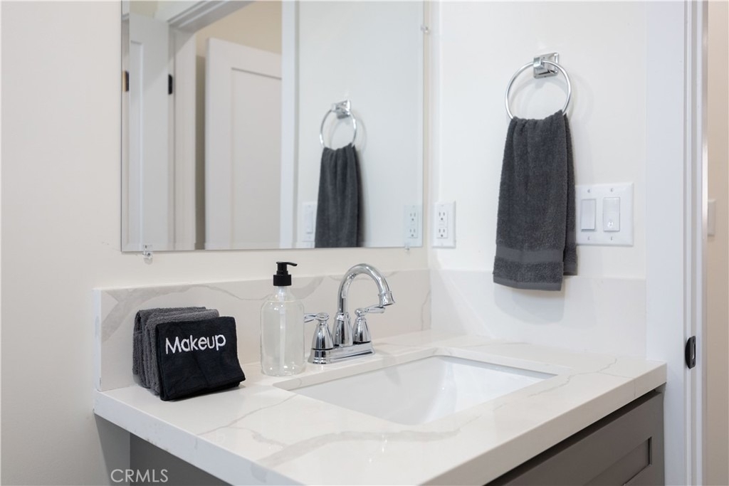 443 N Harvard Boulevard - Photo 23